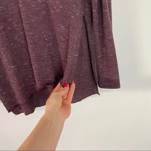 Aritzia Sweater Womens Size XS Oversized Shirt Wilfred Sherbrooke Burgundy Vneck - Picture 7 of 11
